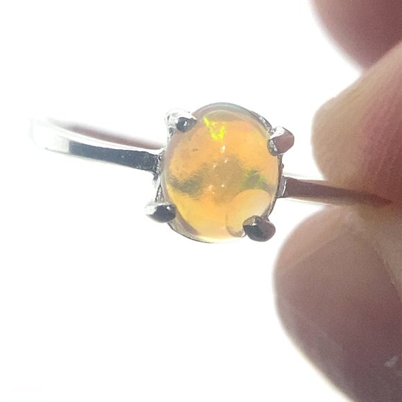 Welo Opal .80ct Platinum Solid Silver Ring - Picture 4 of 7